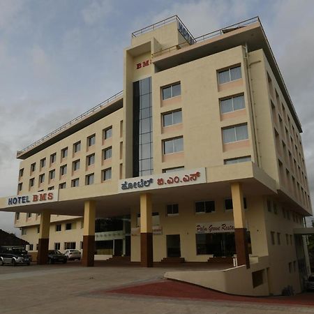 Hotel Bms Mangalore Esterno foto