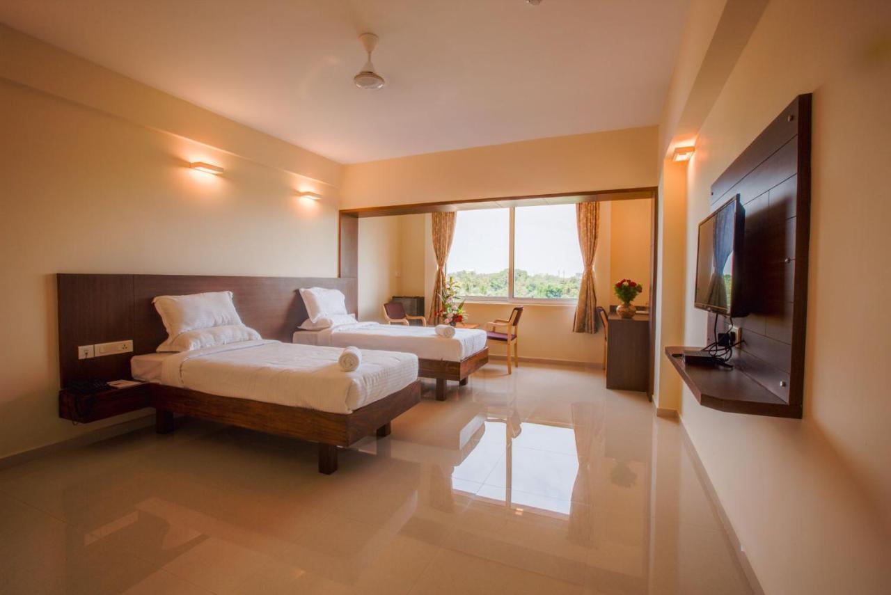 Hotel Bms Mangalore Esterno foto